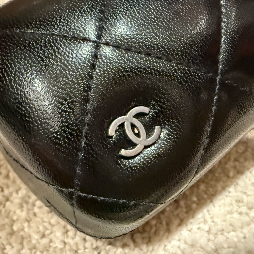 CHANEL Black Quilted Eyewear Case with Box and Cleaning Clothes - Picture 5 of 6